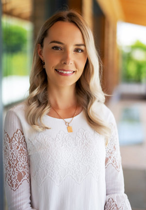 Laura Schinke init consulting AG -  Sales Department